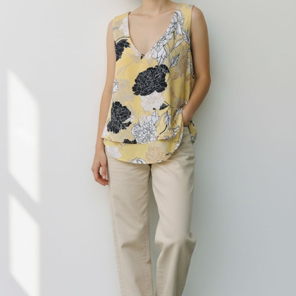 Liz‎ Claiborne Blouse Yellow/Black/White Sleeveless V Neck Sz M